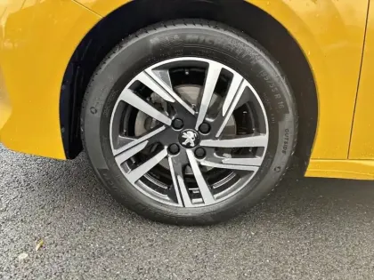 Photo 14 Peugeot 208  PureTech 100 S&S BVM6 Allure