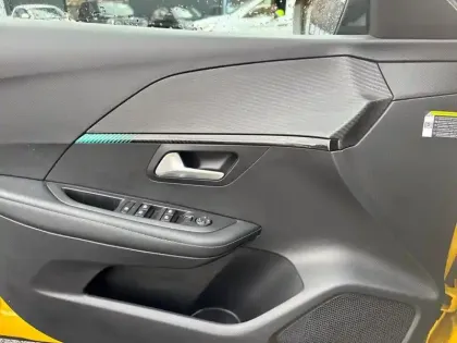 Photo 19 Peugeot 208  PureTech 100 S&S BVM6 Allure