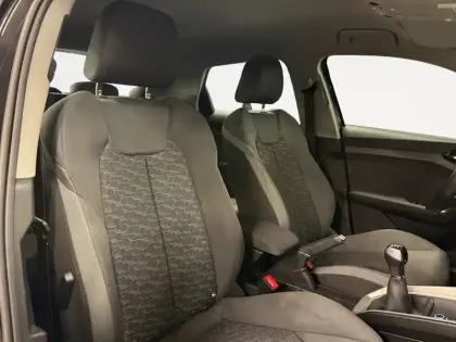 Photo 10 Audi A1  Sportback 25 TFSI 95 ch BVM5