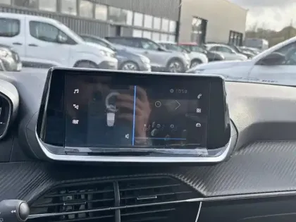 Photo 25 Peugeot 208  PureTech 100 S&S BVM6 Style