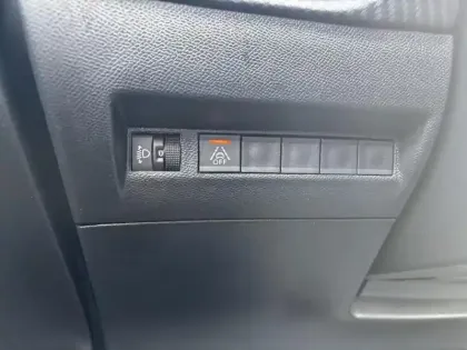 Photo 15 Peugeot 208  PureTech 100 S&S BVM6 Style