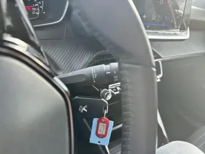 Photo 17 Peugeot 208  PureTech 100 S&S BVM6 Style