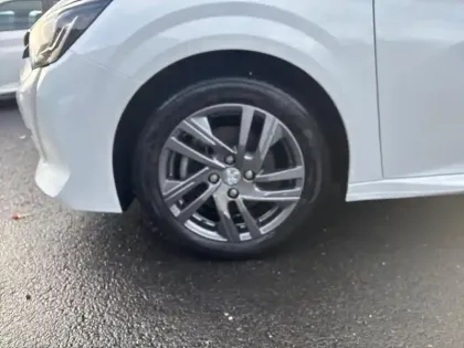 Photo 14 Peugeot 208  PureTech 100 S&S BVM6 Style