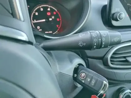 Photo 17 Fiat Tipo  Cross 1.3 Multijet 95 ch S&S