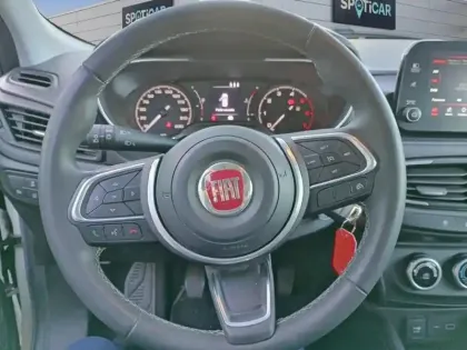 Photo 11 Fiat Tipo  Cross 1.3 Multijet 95 ch S&S