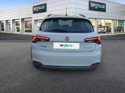 Photo 3 Fiat Tipo  Cross 1.3 Multijet 95 ch S&S