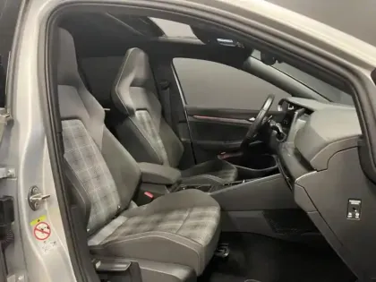 Photo 10 Volkswagen Golf  2.0 TDI SCR 200ch GTD DSG7