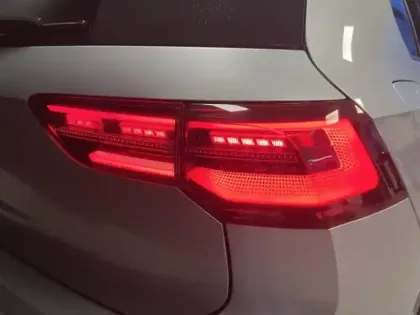 Photo 13 Volkswagen Golf  2.0 TDI SCR 200ch GTD DSG7