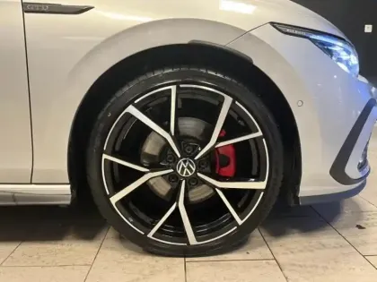 Photo 8 Volkswagen Golf  2.0 TDI SCR 200ch GTD DSG7