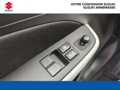 Photo 12 Suzuki Swift  1.2 Dualjet Hybrid 83ch Privilège AllGrip