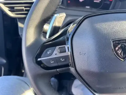 Photo 14 Peugeot 208  1.2 Hybrid 100ch Allure e-DCS6