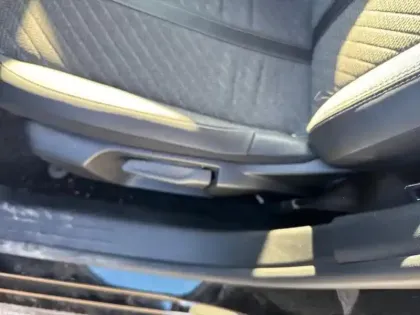 Photo 12 Peugeot 208  1.2 Hybrid 100ch Allure e-DCS6