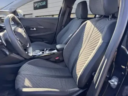 Photo 8 Peugeot 208  1.2 Hybrid 100ch Allure e-DCS6