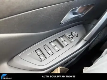 Photo 14 Peugeot 408  1.2 PureTech 130ch S&S Allure EAT8