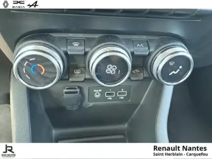 Photo 10 Renault Clio  1.6 E-Tech 140ch Business -21