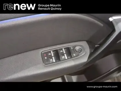 Photo 13 Renault Captur  1.6 E-Tech hybride 145ch Intens -21