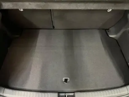 Photo 11 Toyota Yaris  116h Design 5p MY22