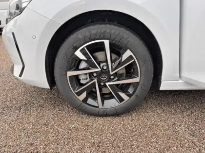 Photo 10 Opel Corsa  1.2 Turbo Hybrid 110ch GS e-DCT6