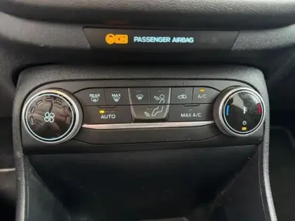 Photo 10 Ford Fiesta  1.1 75ch Titanium Business 5p