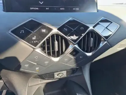 Photo 14 DS DS 3  Crossback PureTech 130ch Grand Chic Automatique 7cv