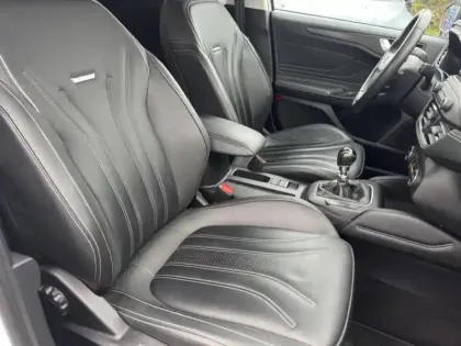 Photo 10 Ford Focus  1.0 EcoBoost 125ch Vignale