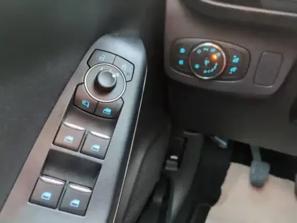 Photo 11 Ford Puma  1.0 Flexifuel 125ch S&S mHEV Titanium