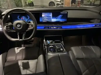 Photo 4 BMW Serie 7 Série 7 750eA xDrive 489ch M Sport