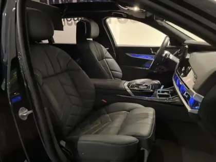 Photo 8 BMW Serie 7 Série 7 750eA xDrive 489ch M Sport