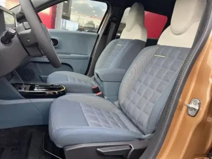 Photo 8 Fiat Grande Panda  1.2 Hybrid Turbo 110ch La Prima eDCT6