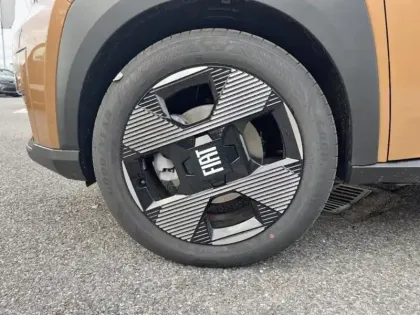 Photo 10 Fiat Grande Panda  1.2 Hybrid Turbo 110ch La Prima eDCT6