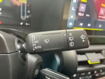 Photo 12 Fiat Grande Panda  1.2 Hybrid Turbo 110ch La Prima eDCT6