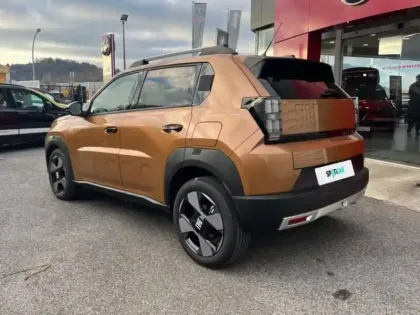 Photo 6 Fiat Grande Panda  1.2 Hybrid Turbo 110ch La Prima eDCT6