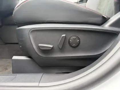 Photo 11 Ford Kuga  2.5 Duratec 243ch Hybride Rechargeable ST-Line X Powershift