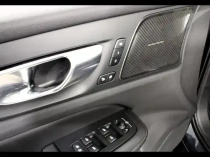 Photo 7 Volvo V60  B4 197ch Ultra Style Dark DCT 7