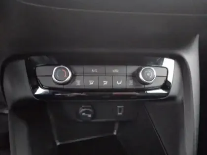 Photo 5 Opel Corsa  1.2 Turbo Hybrid 110ch Edition e-DCT6