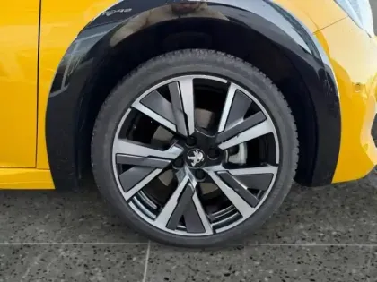 Photo 13 Peugeot 208  1.2 PureTech 100ch S&S GT Pack EAT8