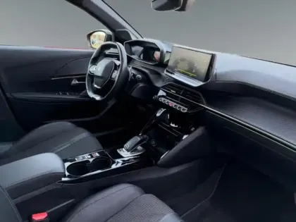 Photo 14 Peugeot 208  1.2 PureTech 100ch S&S GT Pack EAT8