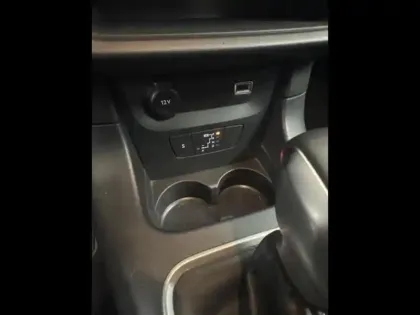 Photo 12 Citroën C3  1.2 PureTech 110ch S&S Shine Pack  EAT6