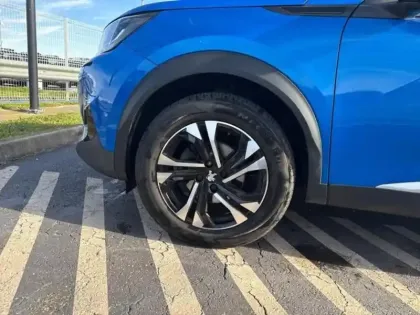 Photo 10 Peugeot 2008  1.2 PureTech 130ch S&S Allure EAT8 7cv