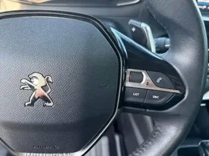 Photo 13 Peugeot 2008  1.2 PureTech 130ch S&S Allure EAT8 7cv