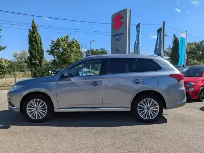Photo 7 Mitsubishi Outlander  PHEV Twin Motor Business 4WD Euro6d-T EVAP 5cv