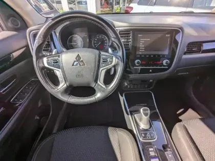 Photo 1 Mitsubishi Outlander  PHEV Twin Motor Business 4WD Euro6d-T EVAP 5cv