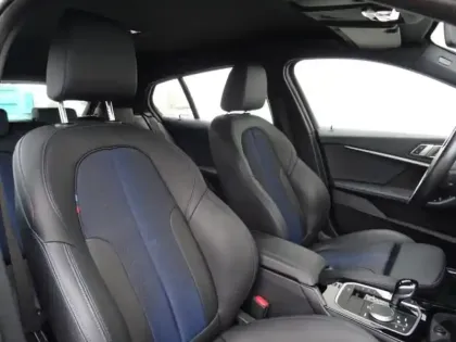 Photo 8 BMW Serie 1 Série 1 118dA 150ch M Sport