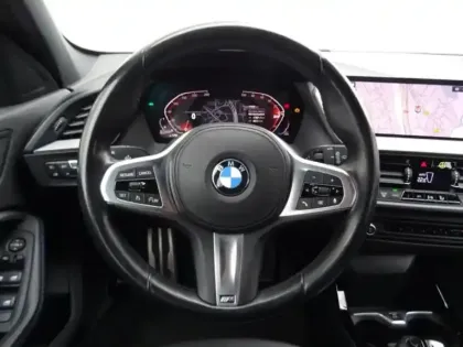 Photo 7 BMW Serie 1 Série 1 118dA 150ch M Sport