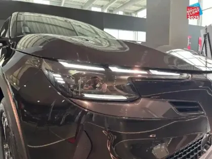 Photo 12 Alfa Romeo Junior  1.2 Ibrida 145ch Speciale e-DCT6