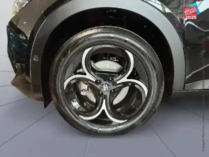 Photo 9 Alfa Romeo Junior  1.2 Ibrida 145ch Speciale e-DCT6