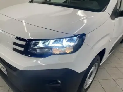 Photo 4 Peugeot Partner  M 650kg BlueHDi 100ch S&S Pack Premium Connect