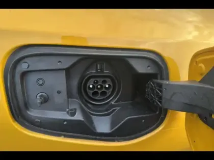 Photo 14 Toyota Prius  Rechargeable Hybride Rechargeable 223ch Lounge