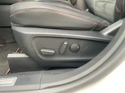 Photo 16 Ford Kuga 2.5 Duratec 190ch FHEV ST-Line X BVA