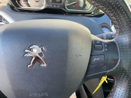 Photo 18 Peugeot 2008 1.5 BlueHDi 120ch E6.c GT Line S&amp;S EAT6